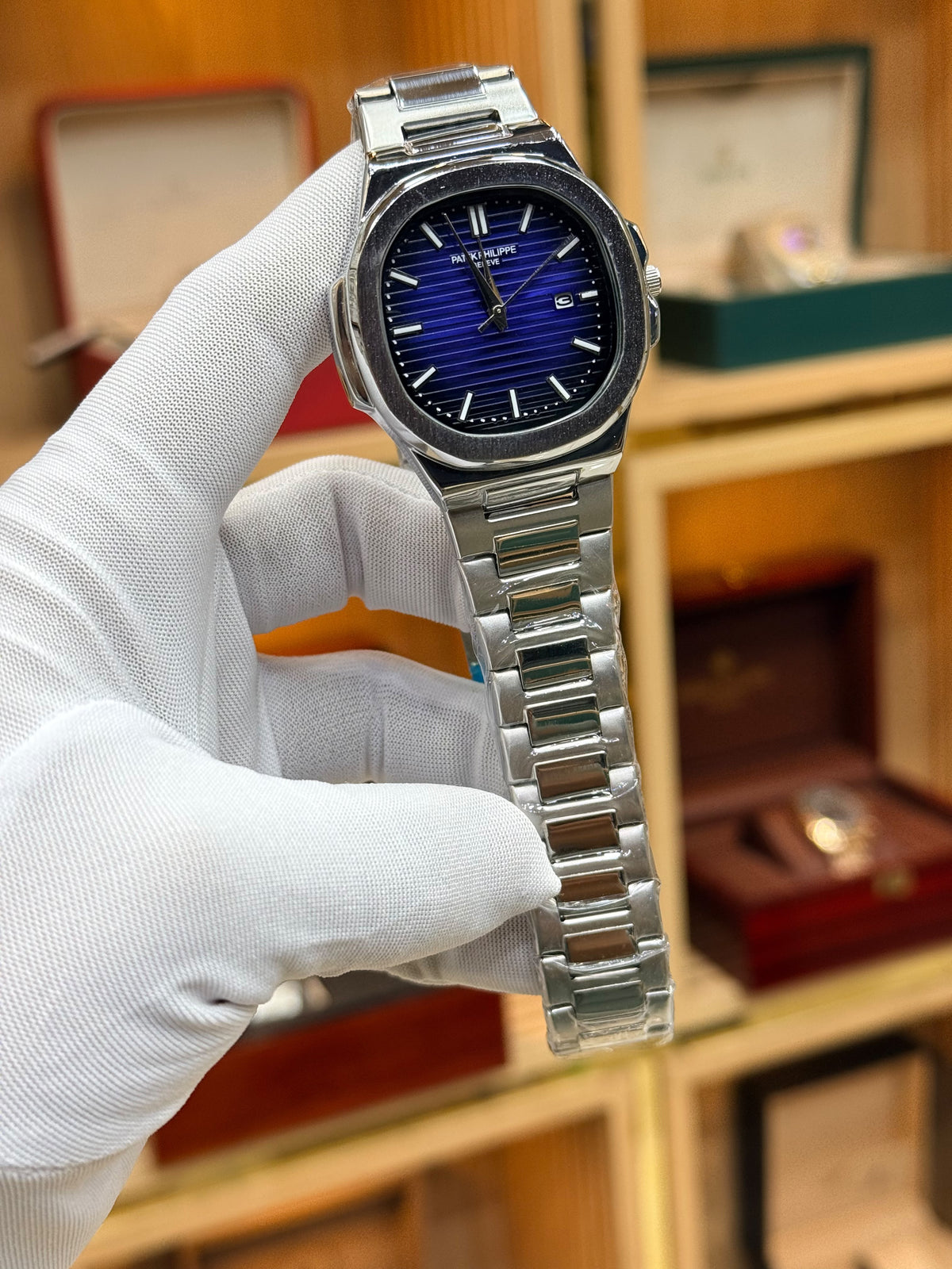 Classic Stainless Steel Date Bracelet Watch – Blue Dial