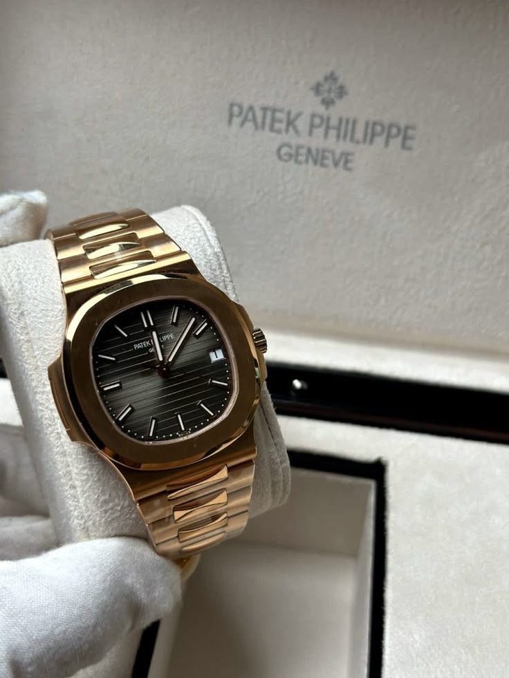 Octagonal Integrated Bracelet Dress Watch – Product detail
